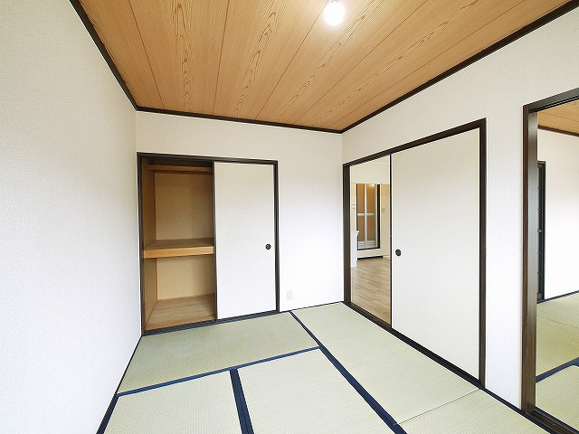 ボヌール菅原町の和室