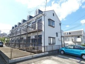 横浜市緑区十日市場町のアパートの外観