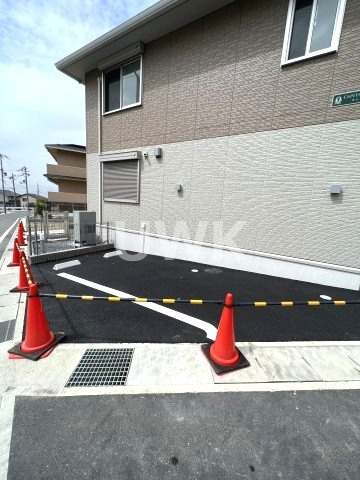 キャピタル藤森の駐車場