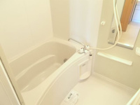 コンパクトで使いやすいお風呂です