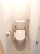 ゆったりとした空間のトイレです