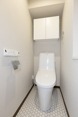千代田区飯田橋２丁目の賃貸マンションのトイレ