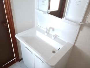 コンパクトで使いやすい洗面所