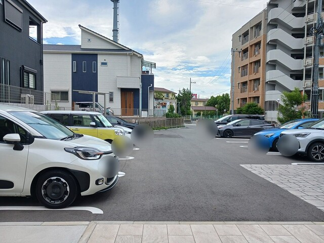ベルソラーレの駐車場