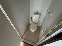 落ち着いた色調のトイレです