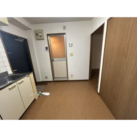 明るい色調の室内です