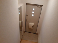 収納もある玄関です