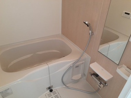 コンパクトで使いやすいお風呂です