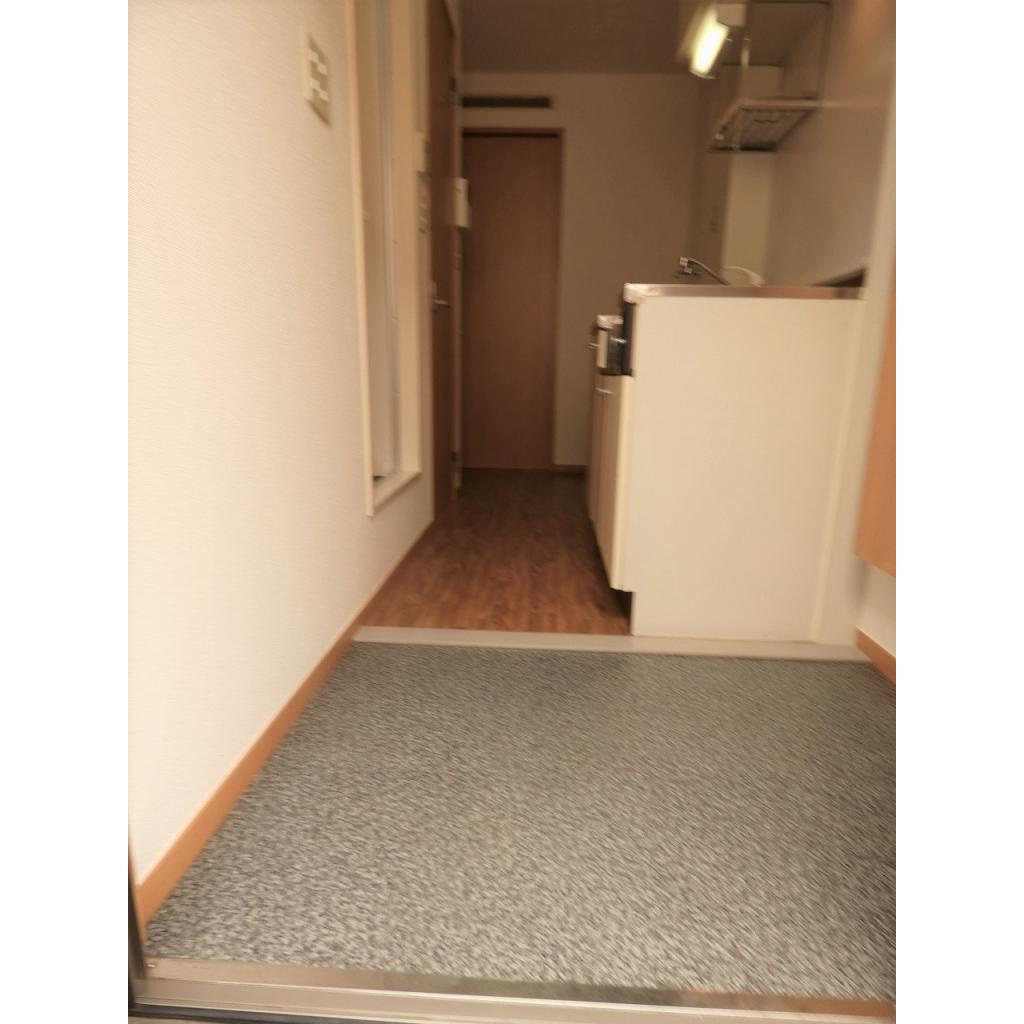 クローバー１番館の玄関