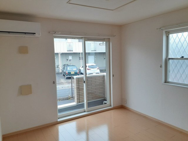 こちらの居間で趣味の時間をお楽しみください