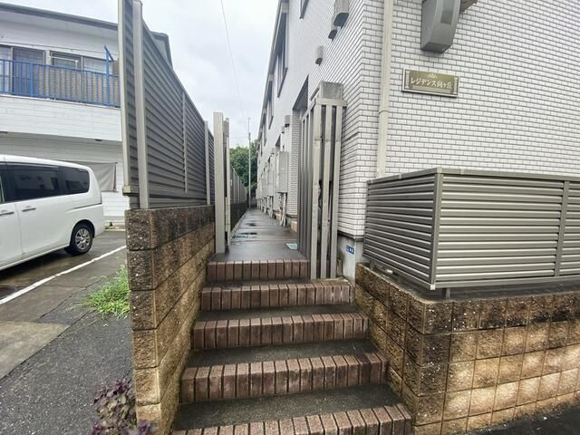 レジデンス向ヶ丘のエントランス