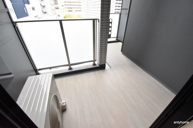 ルネフラッツ谷町四丁目　仲介手数料無料のバルコニー