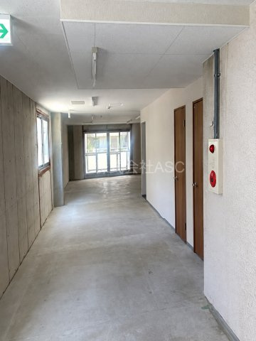 神崎町ビルの内装