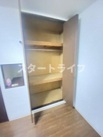 大阪市淀川区新高２丁目の賃貸マンションの収納