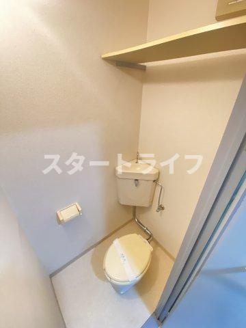 大阪市淀川区新高２丁目の賃貸マンションのトイレ