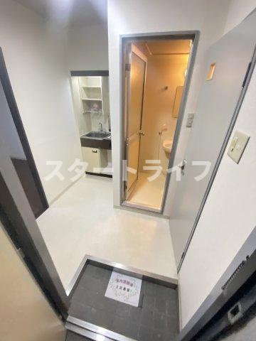 大阪市淀川区新高２丁目の賃貸マンションの玄関