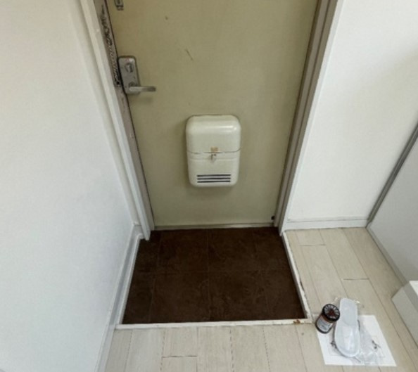 コーポヒロの玄関