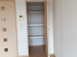 たっぷりとした収納スペースです