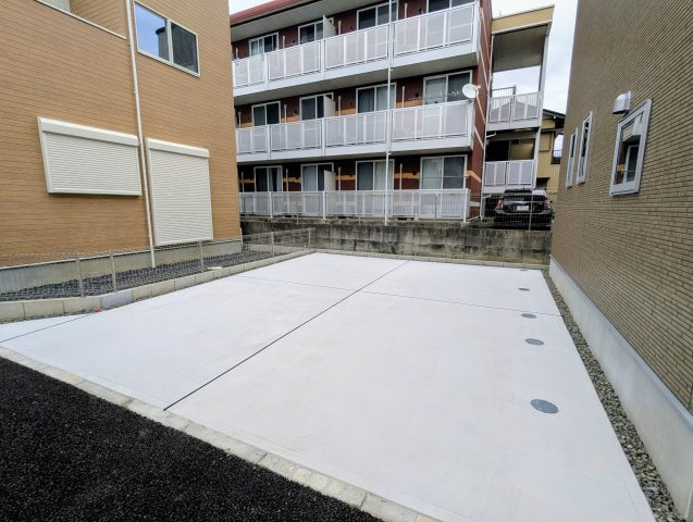 瀬戸市第1東寺山町　全4棟の駐車場