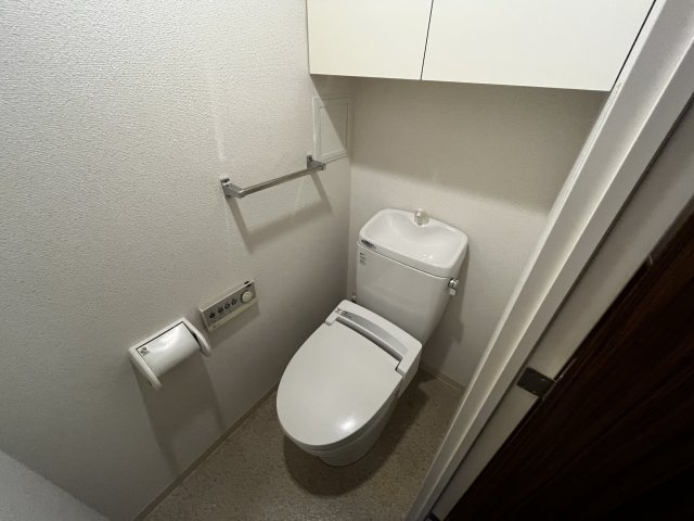 エフローレ日本橋浜町のトイレ|ゆったりとした空間のトイレです