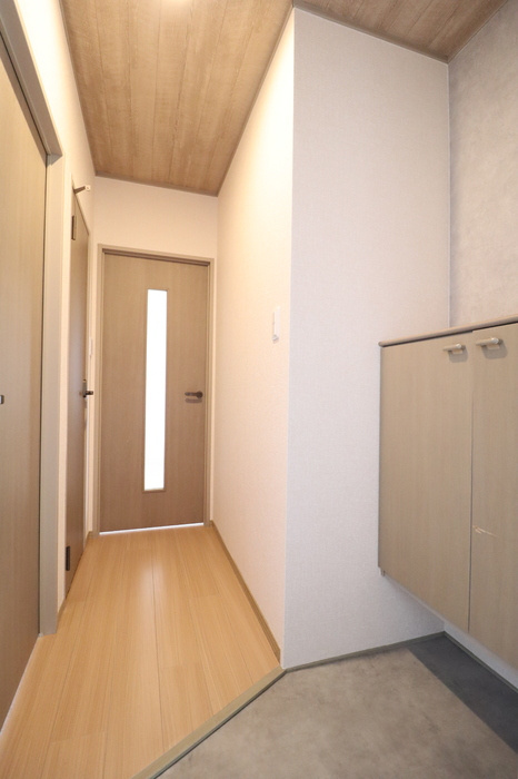 ロイヤルあけぼの A/Bの玄関