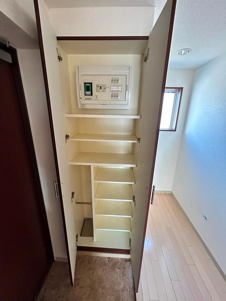 センチュリー小平美園町マンションの玄関