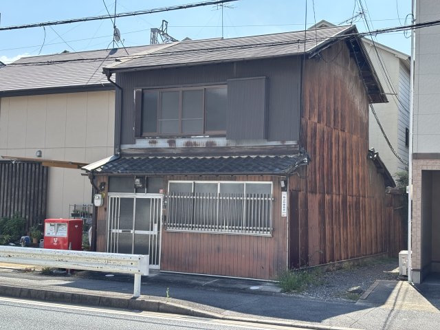 住宅・店舗向き桃山町泰長老土地の周辺|現況京町家が建っています。