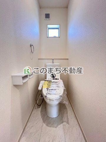 いろどりアイタウン栃木市大平町西野田26-P1のトイレ|同社施工物件の写真です。※建具やフローリング、その他仕様が違う場合がございます。