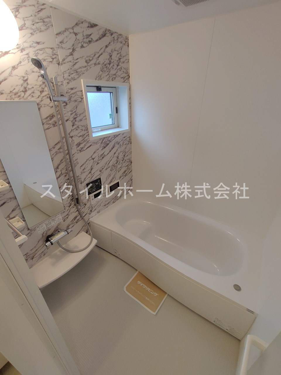 ＲＥＶＥ　Ｂの浴室