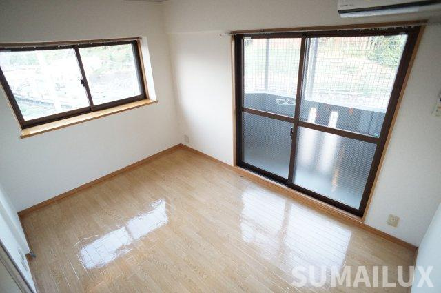 熊本市西区池田４丁目の賃貸マンションの居間・リビング