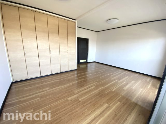 サラグレース川内の洋室
