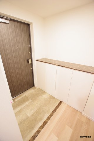 ライジングメゾン本町橋　仲介手数料無料の玄関