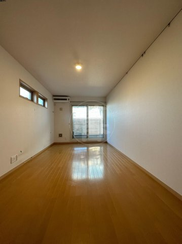 KIHACHI RESIDENCEの居間・リビング