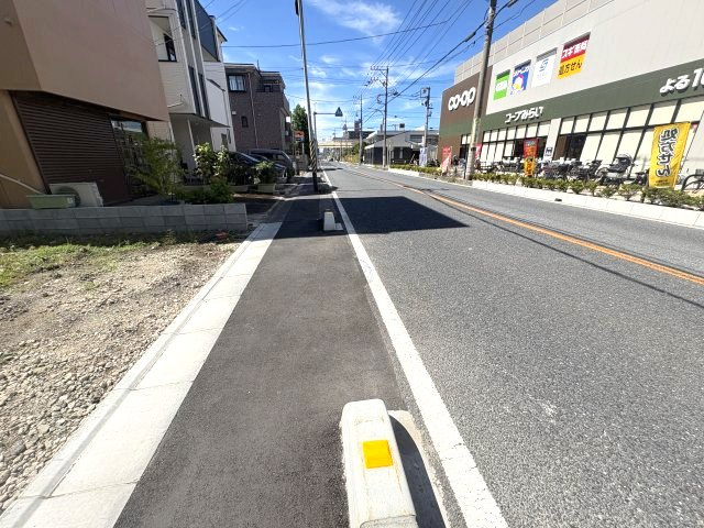 川口市川口六丁目土地の前面道路含む現地写真