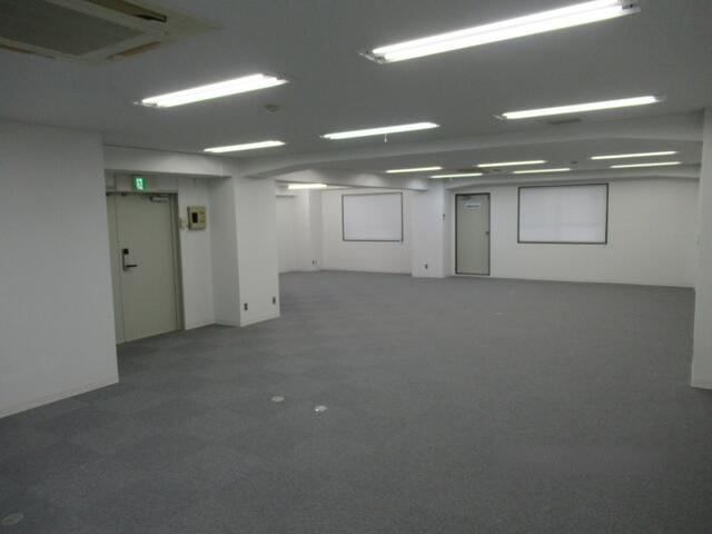 新宿エステートビルのロビー