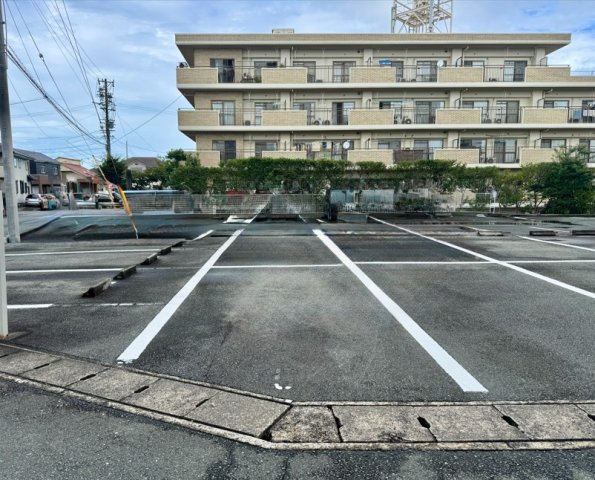 サンコーポ蜆塚の駐車場