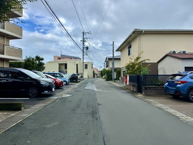 サンコーポ蜆塚の周辺|物件前の道路になります。