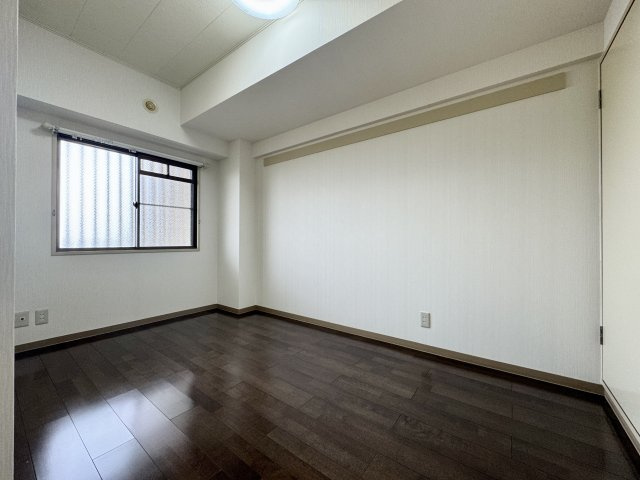サンコーポ蜆塚の洋室|約4.5帖洋室は2部屋！収納も備わっており、子供部屋にオススメですよ！
