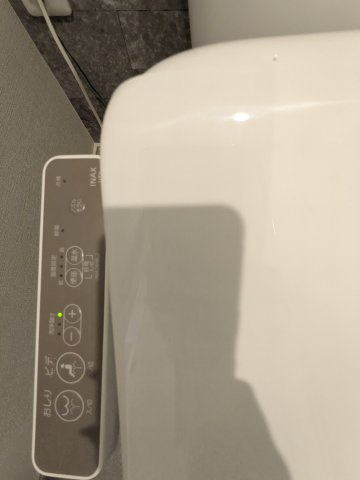 プレデンシア上住吉のトイレ|落ち着いた色調のトイレです