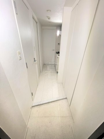 B CITY APARTMENT TOKYO SOUTHの玄関
