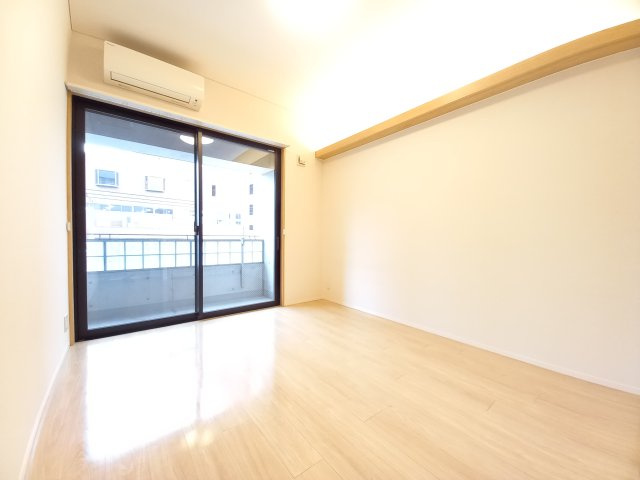 住真田山の居間・リビング|こちらのリビングで趣味の時間をお楽しみください