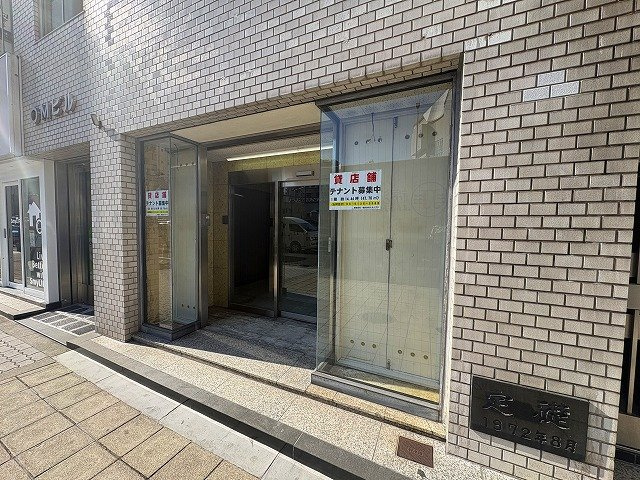 OMビルの玄関|シンプルで使いやすい玄関です