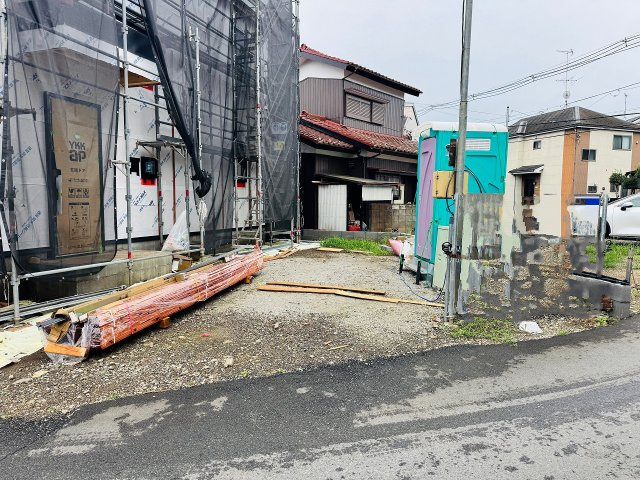 八王子市　諏訪町　新築一戸建て　３期の駐車場|～3台駐車可能カースペース～