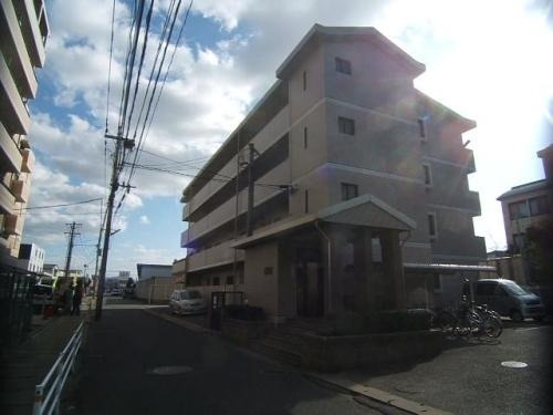 福岡市東区松田３丁目の賃貸マンションのエントランス|エントランス写真
