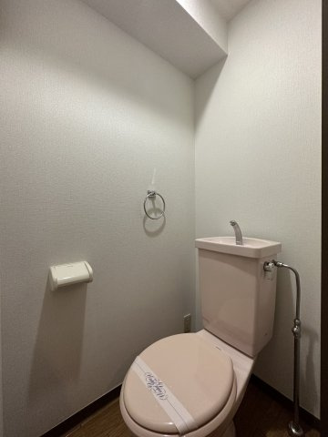 菱和パレス明大前のトイレ|ゆったりとした空間のトイレです