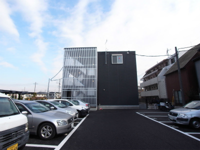 リブリ・シャイニー平松の駐車場|駐車スペースもあります