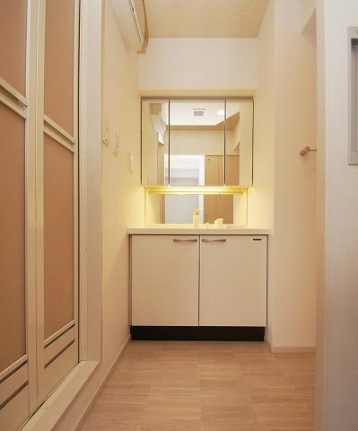 福岡市博多区住吉３丁目の賃貸マンションの独立洗面台|物件の画像9