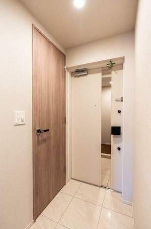 新宿区愛住町の賃貸マンションの玄関