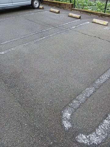 ラルジュ　エストの駐車場