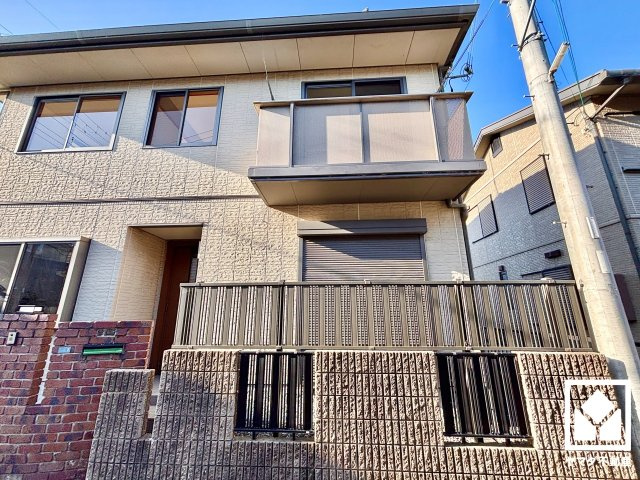 大津市丸の内町の玄関
